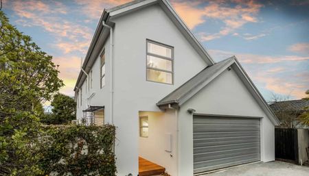 Modern 3-bedroom house with garage - Photo 2