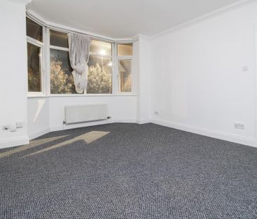 Bitterne Road West, Southampton - Photo 1