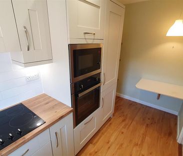 2 bedroom retirement property to rent - Photo 6