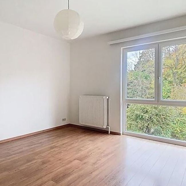 Woning te huur in Ukkel voor € 3.950 met 6 slaapkamers - Photo 1