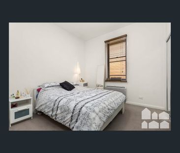 STYLISH APARTMENT IN PRIME POCKET - Photo 3