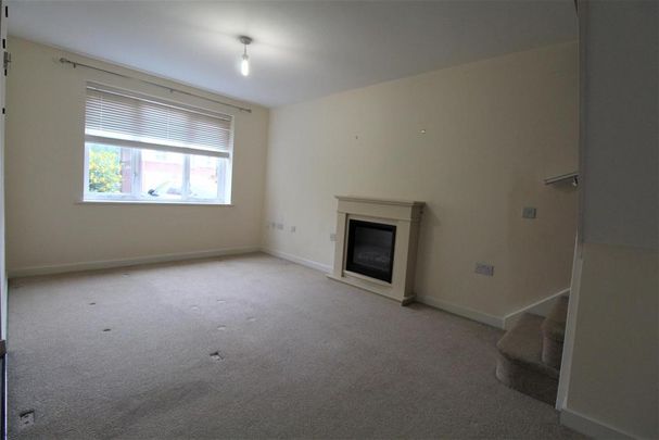 2 bedroom mews to rent - Photo 1
