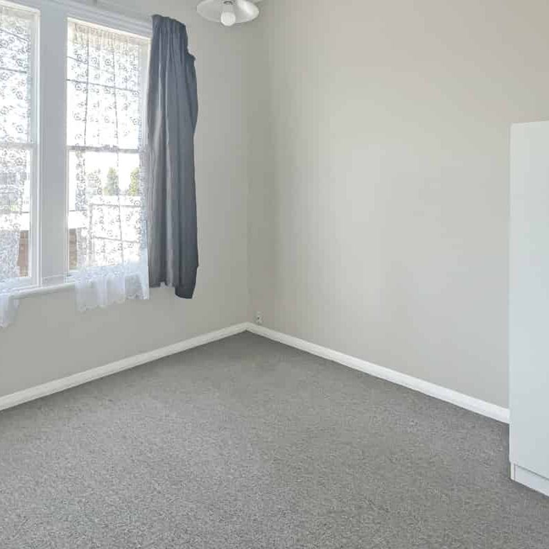 Don't judge a book by it's cover! - Photo 1