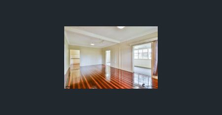 Spacious Nambour Home - Photo 5