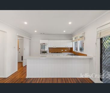2/174 Waiora Rd, Rosanna, Vic 3084 - Photo 4