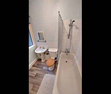 1 Bed Maisonette, Brighton Road, CR8 - Photo 6