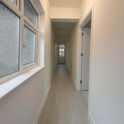 4 bedroom flat to rent - Photo 1