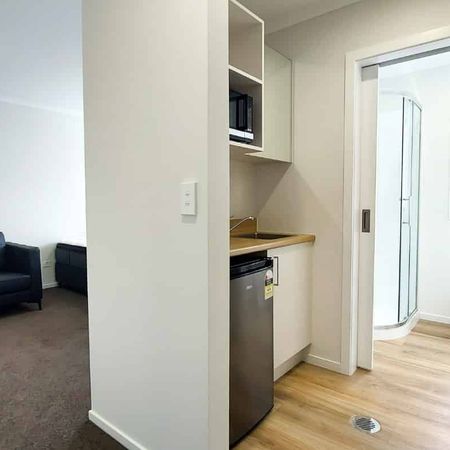 RENT REBATE FIRST 6 WEEKS AND 1 WEEK FREE RENT - Great on Greta! - Photo 4