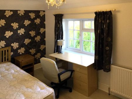 6 bedroom semi-detached house to rent - Photo 2