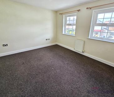 2 bedroom mews to rent - Photo 1