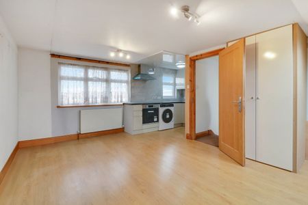 Loretto Gardens, Harrow, HA3 - Photo 4