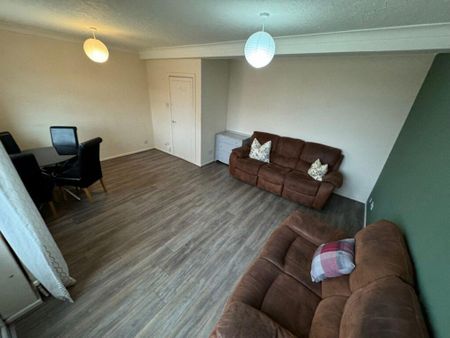 3 bedroom terraced house to rent - Photo 3