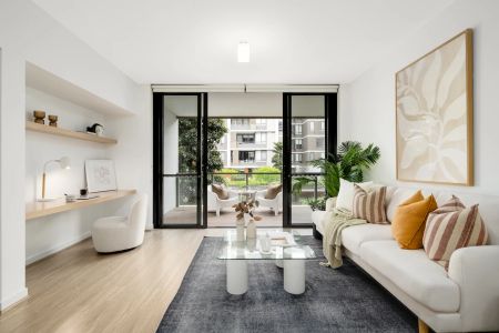 Gorgeous Two-Bedroom Ground Floor Apartment in Sought-After Complex - Photo 4