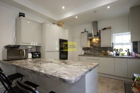 5 bedroom terraced house to rent - Photo 5