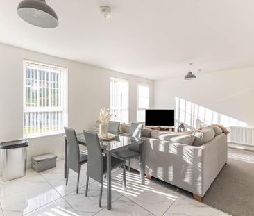 8 Fort Manor, Dromore, BT25 1GG - Photo 3