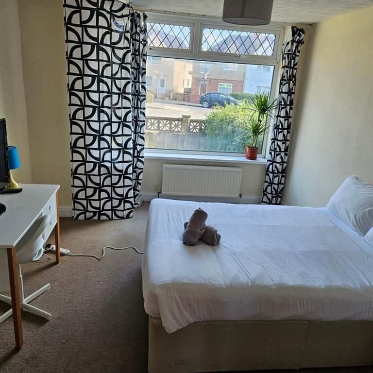 5 bedroom house to rent - Photo 1