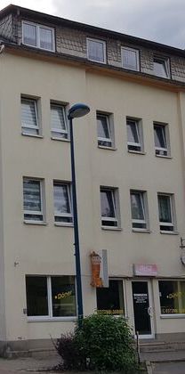 Zweiraumwohnung mit Einbauküche in zentraler Lage - Foto 2