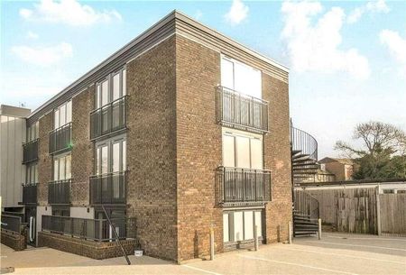 Tealing Drive, Epsom, Surrey, KT19 - Photo 2