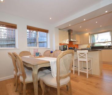 4 bedroom detached house to rent - Photo 3