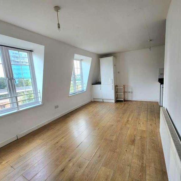 Chapel Street, Woking, GU21 - Photo 1