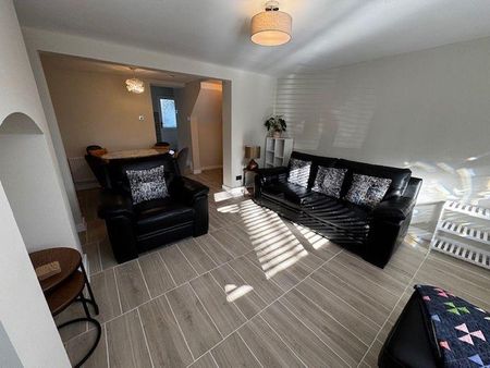 2 bedroom cottage to rent - Photo 2