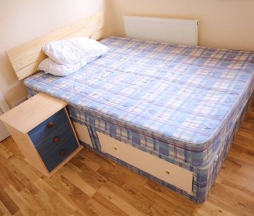 Flat, The Ridgeway, London - Photo 6