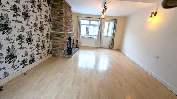 2 bedroom terraced house to rent - Photo 1