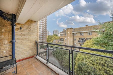 3 bedroom flat to rent - Photo 5