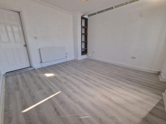 2 bedroom semi-detached house to rent - Photo 1