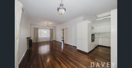 Large Family Home in Quiet Street - Freshly Painted Throughout! - Photo 2