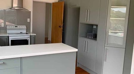 Spacious 3-Bedroom Home + Rumpus Room - Photo 2