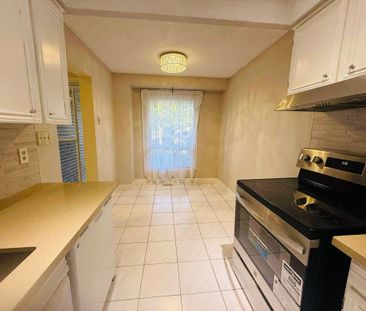 For Lease - 85 Simmons Boulevard, Brampton, Ontario - Photo 2