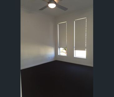 STYLISH & COMFORTABLE WITH BUSHLAND OUTLOOK! - Photo 4