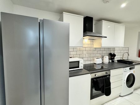 2 Bed Terraced House, Morecambe St, L6 - Photo 3