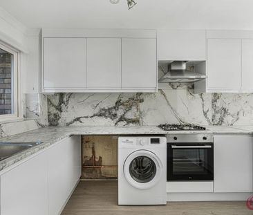 3 bedroom terraced house to rent - Photo 6