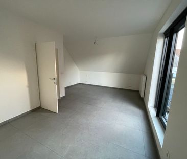 recente nieuwbouw vier slaapkamer EENGEZINSWONING met grote garage ... - Photo 5