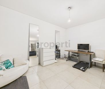 Modern 4-room apartment with spacious terrace centrally located in ... - Photo 2