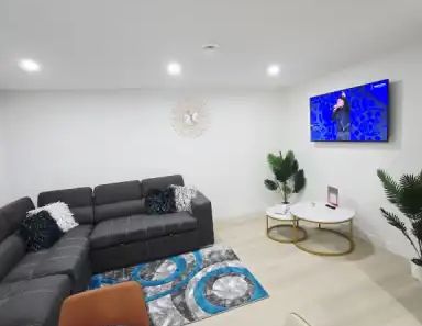 Cozy Modern & Spacious 2 bedrooms in SW | Calgary - Photo 1