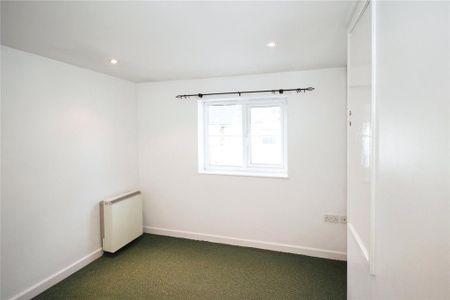 2 bedroom end of terrace house to rent - Photo 5