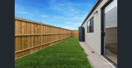 Modern Comfort, Family Space & Future Convenience in Grandview Estate - Photo 2