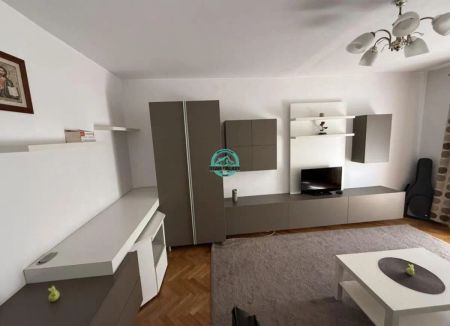 Apartament cu 2 camere, decomandat, etaj 1, in 7 Noiembrie - Photo 2