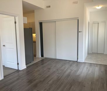 For Lease - 31 Pumpkin Corner Crescent, Barrie, Ontario - Photo 4