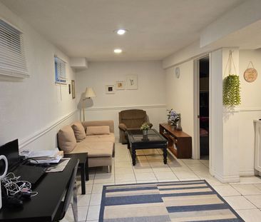 For Lease - 21 Laurel Valley Court, Vaughan, Ontario - Photo 3