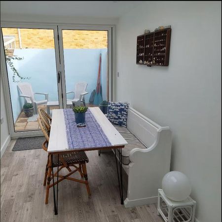 2 bedroom house to rent - Photo 2