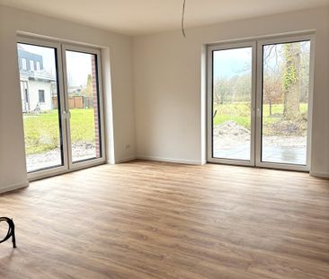 Neubau und Erstbezug: Moderne Doppelhaushälfte in Rastede umgeben v... - Photo 1