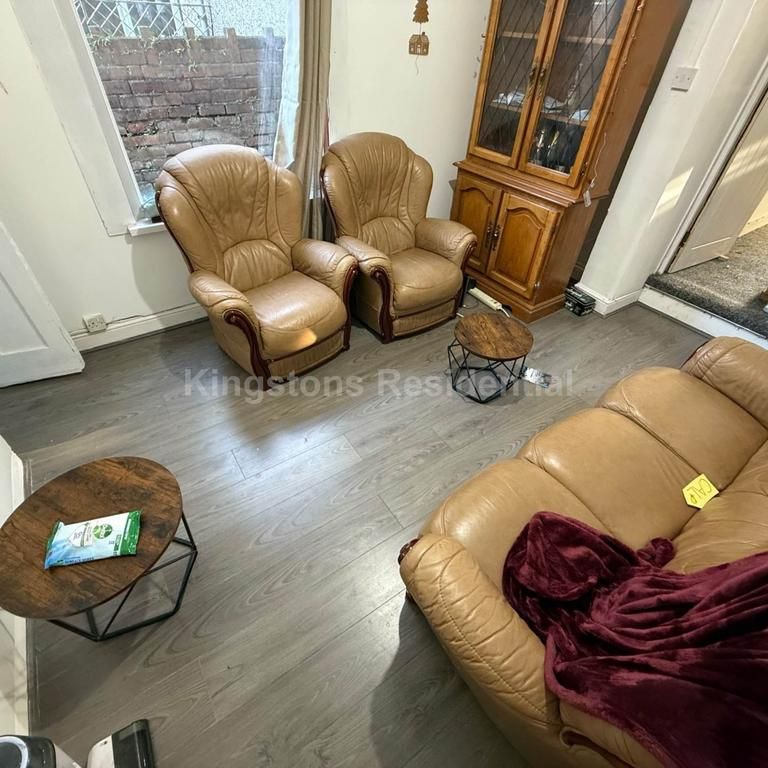 4 bedroom terraced house to rent - Photo 1