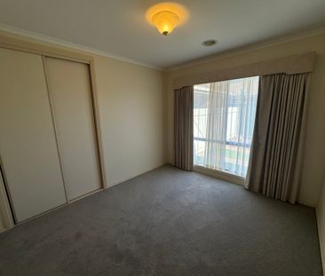 3 BEDROOM HOUSE IN SOUTH SHEPPARTON - Photo 4