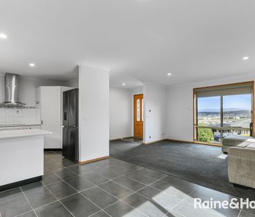 Charming 2 Bedroom Unit in Oakdowns - Photo 4