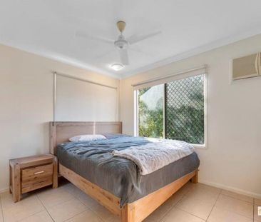 Spacious Family Comfort in Mount Louisa - Photo 3