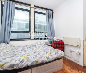 1 bedroom in a flat share to rent - Photo 4